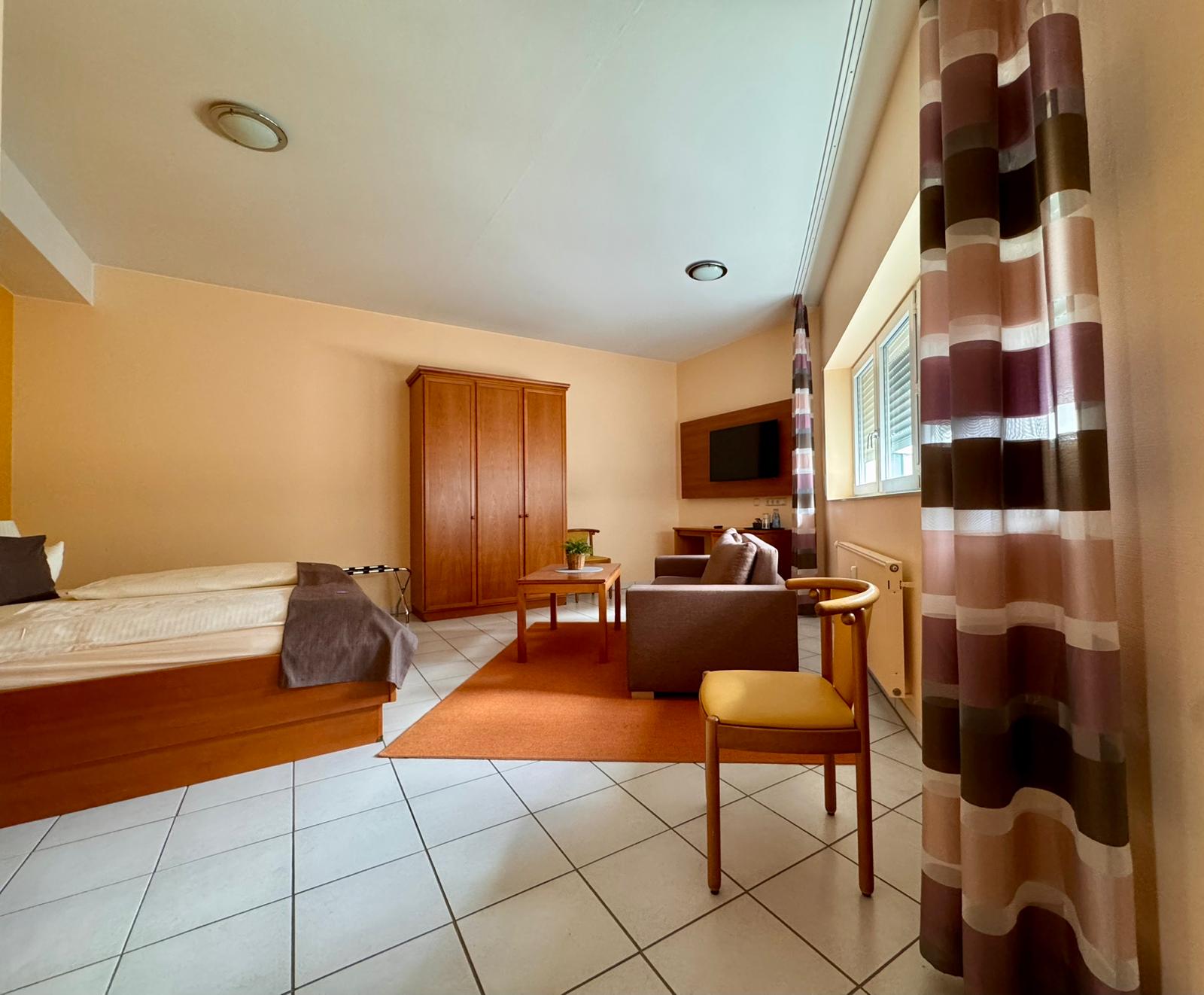 Hotel Nahetal | Familienzimmer  5P 243 - Hotel Nahetal  - Zimmer mit 5 Gästen in Bayern