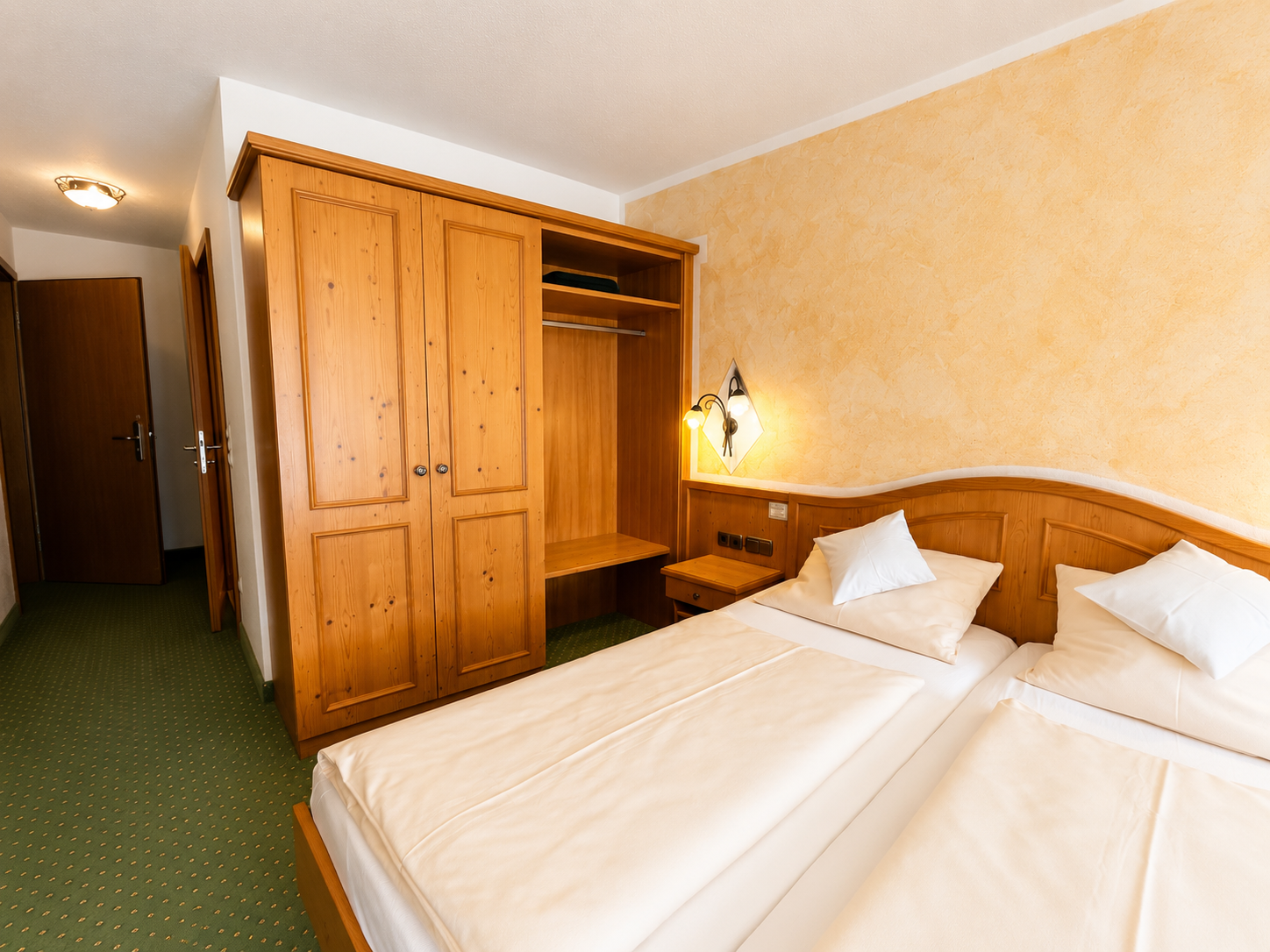 Hotel Schatten | Zi. 19 | 2 Personen