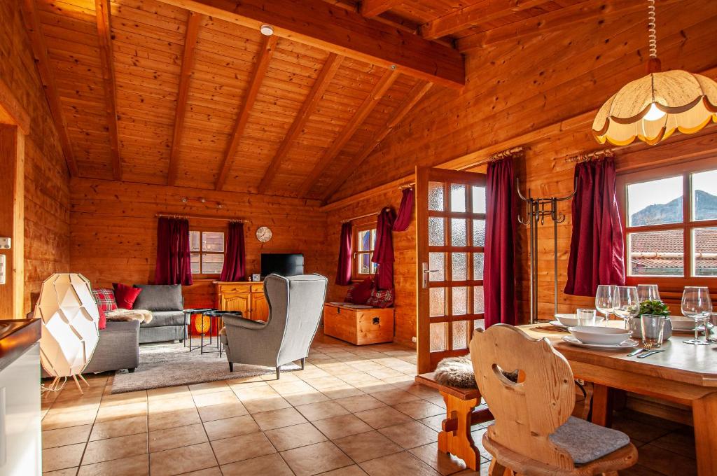 Chalet mit Seeblick #01