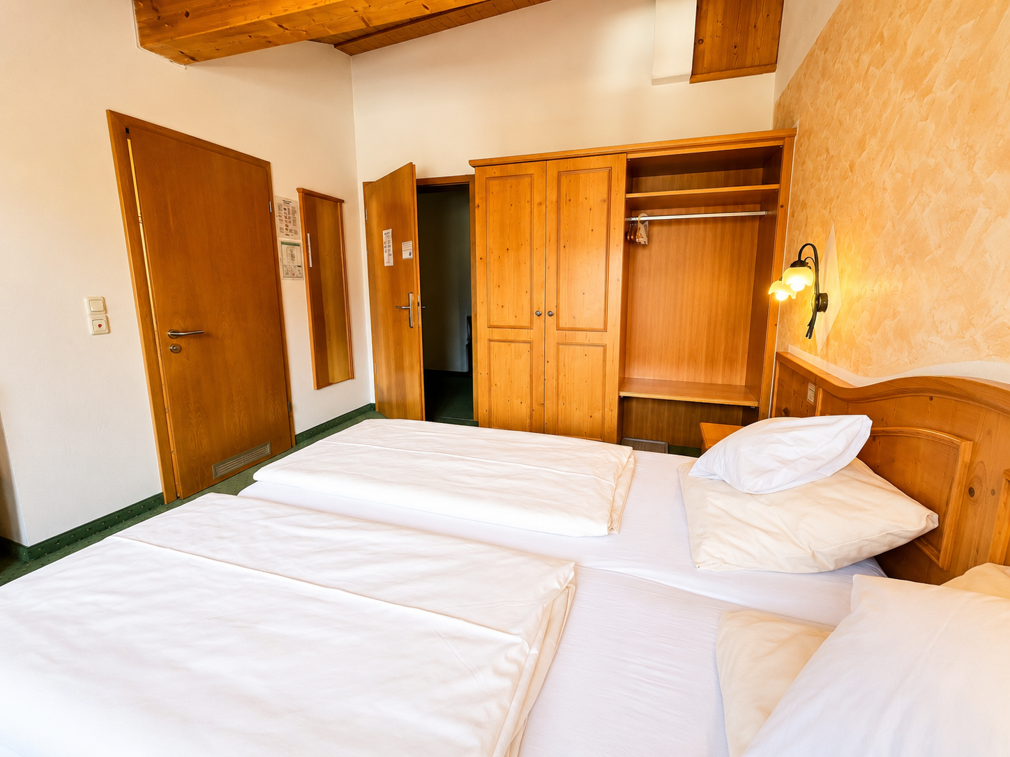 Hotel Schatten | Zi. 21 | 2 Personen