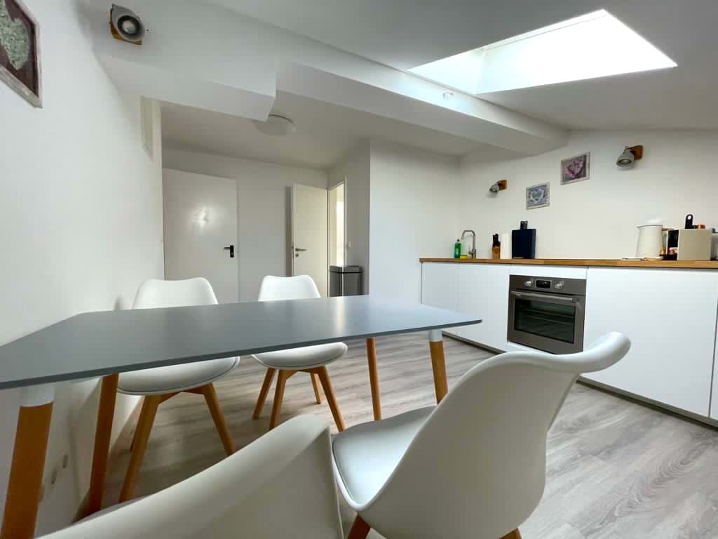 Voll ausgestattete Küche