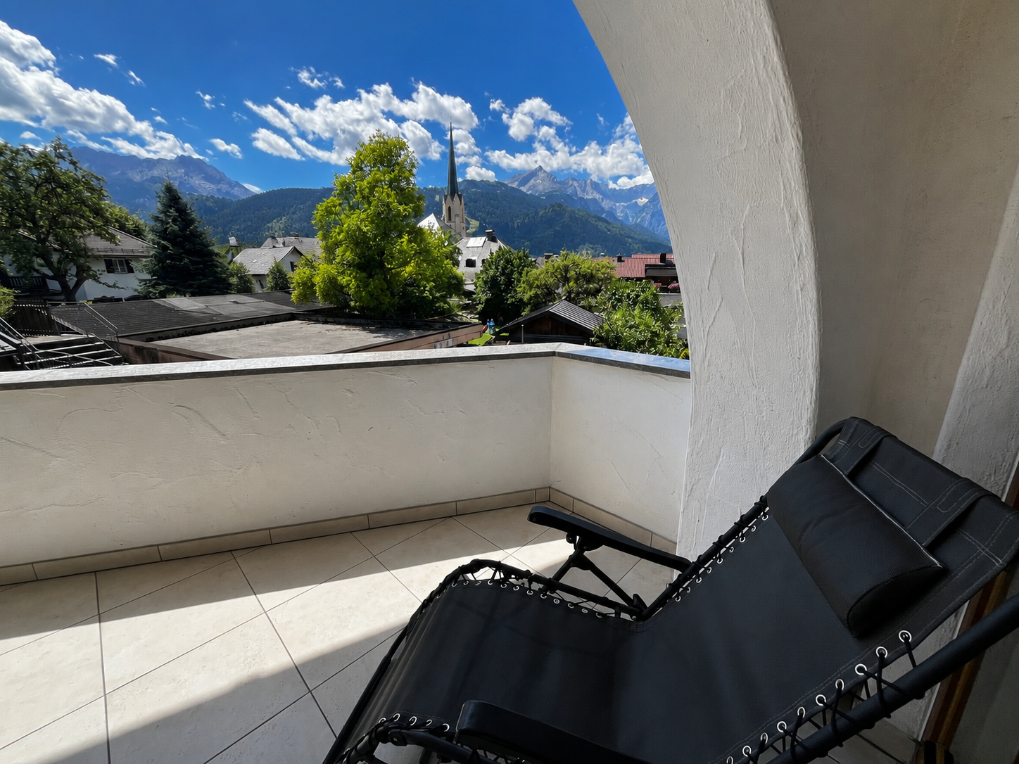Hotel Schatten | Doppelzimmer 13 mit Balkon und Bergblick