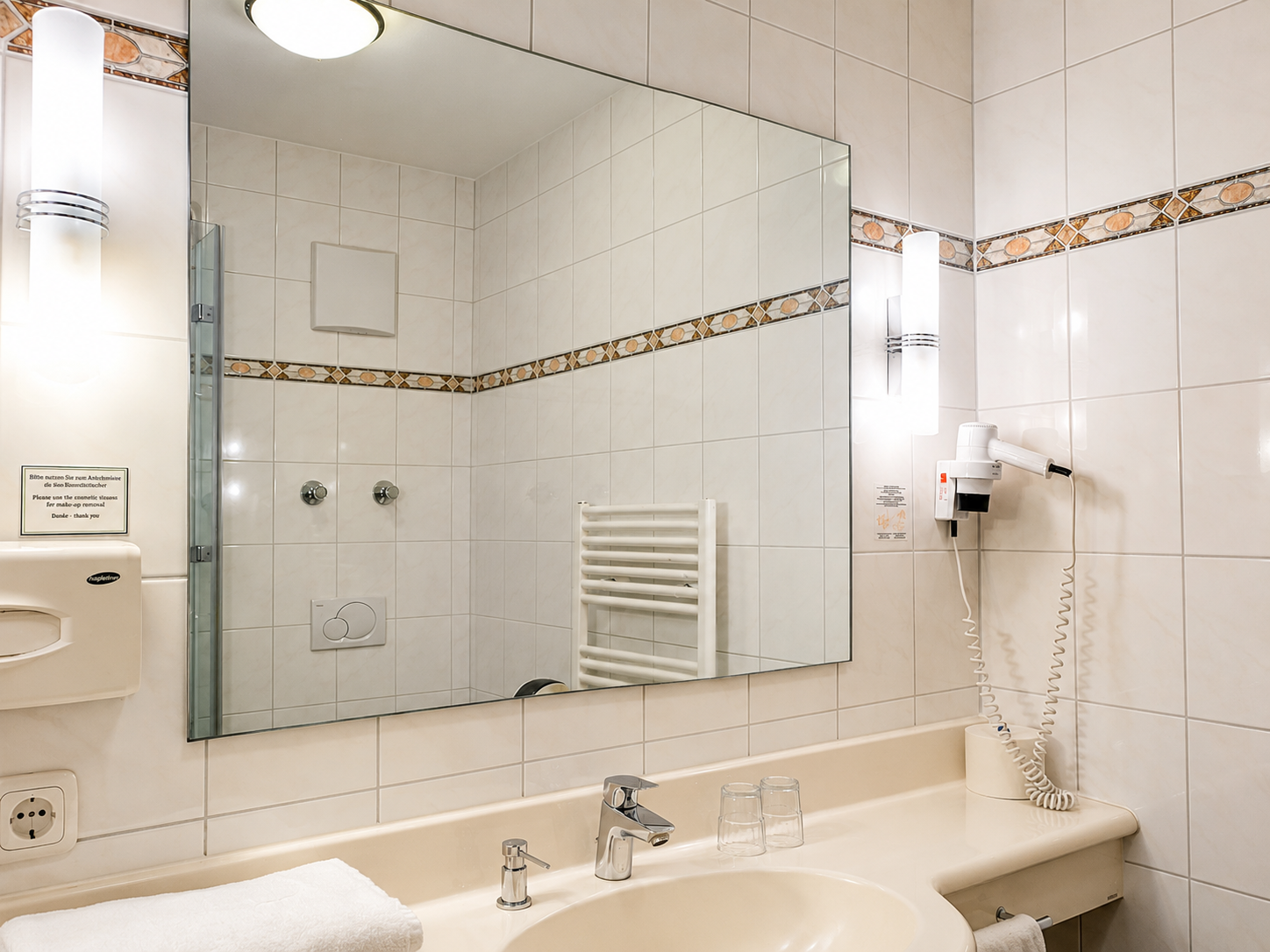 Hotel Schatten | Zi. 25 | 4 Personen