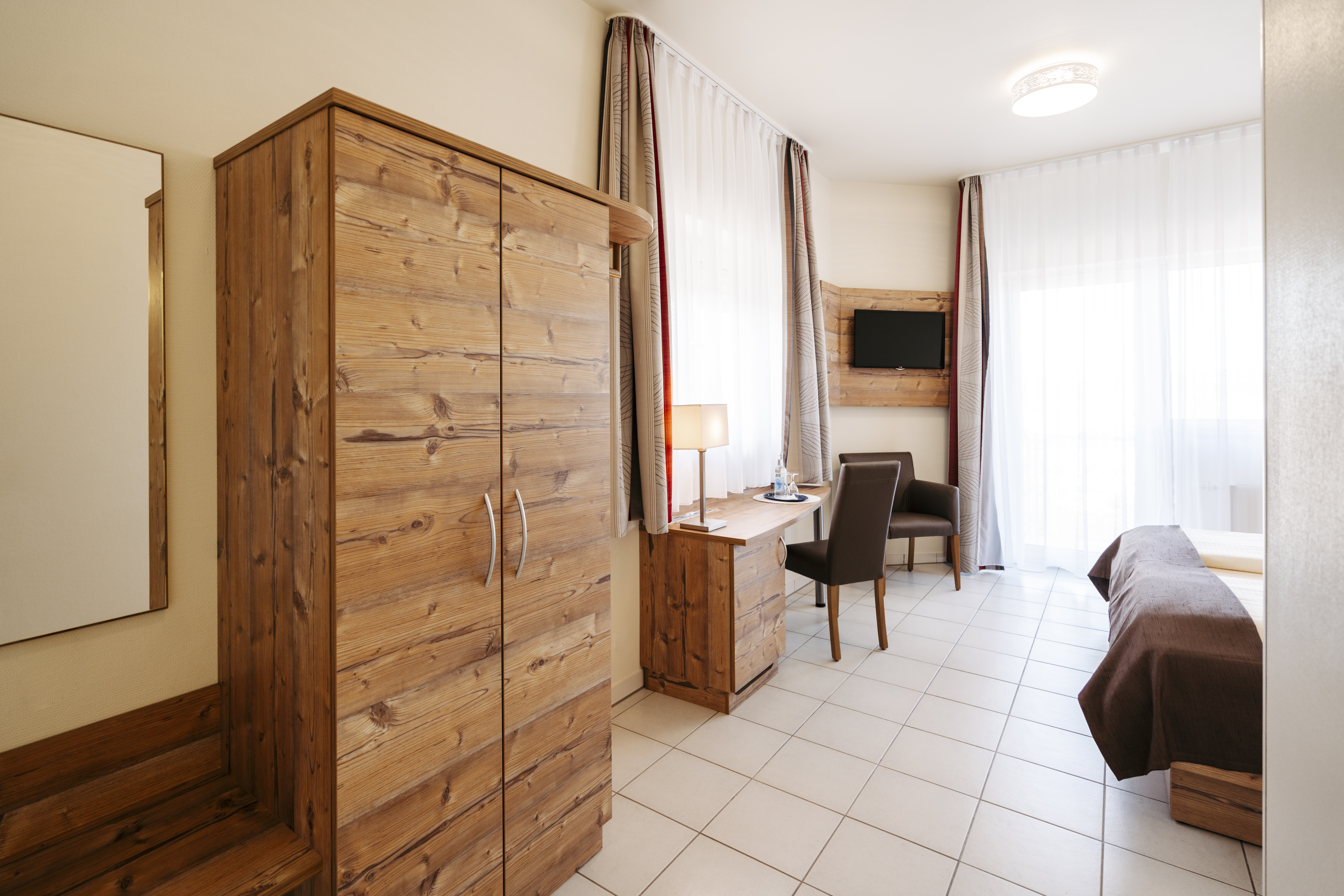 Hotel Nahetal | Doppelzimmer 235 - Hotel Nahetal  - Zimmer mit 2 Gästen in Bayern