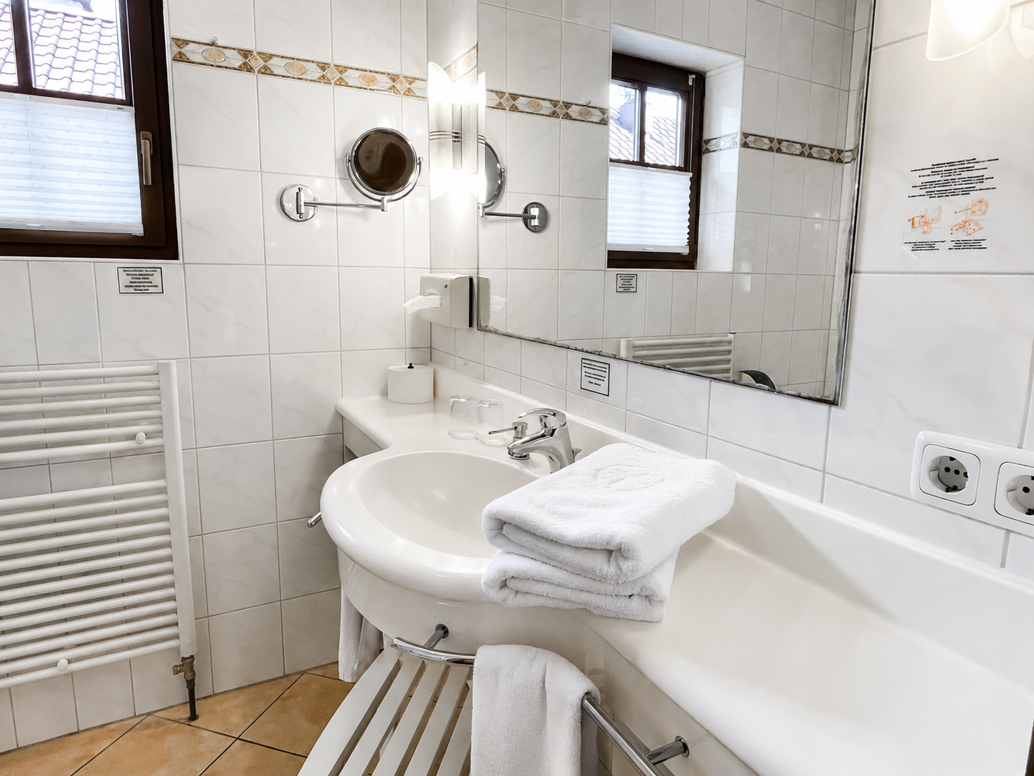 Hotel Schatten | Zi. 12 | 2 Personen