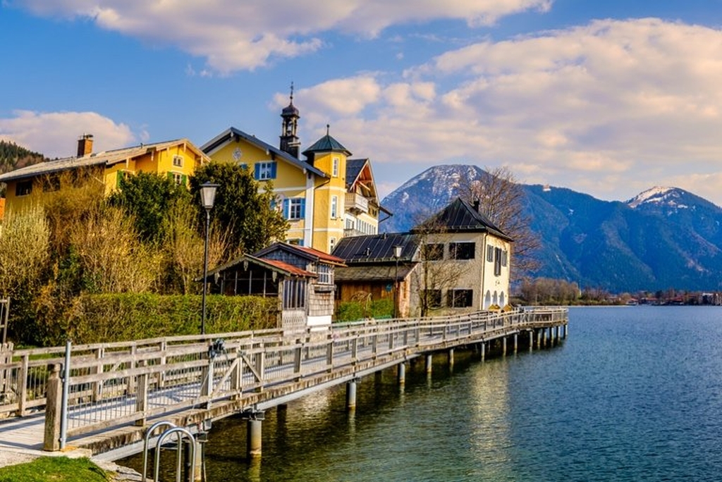 Fackler Apartments - Photo 2